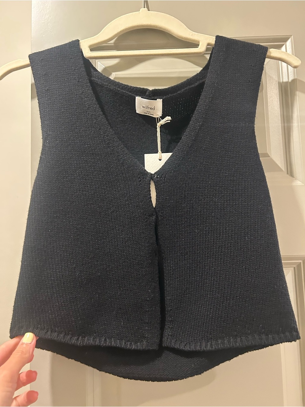 NWT Wilfred Black Knit Sleeveless Cardigan Vest
